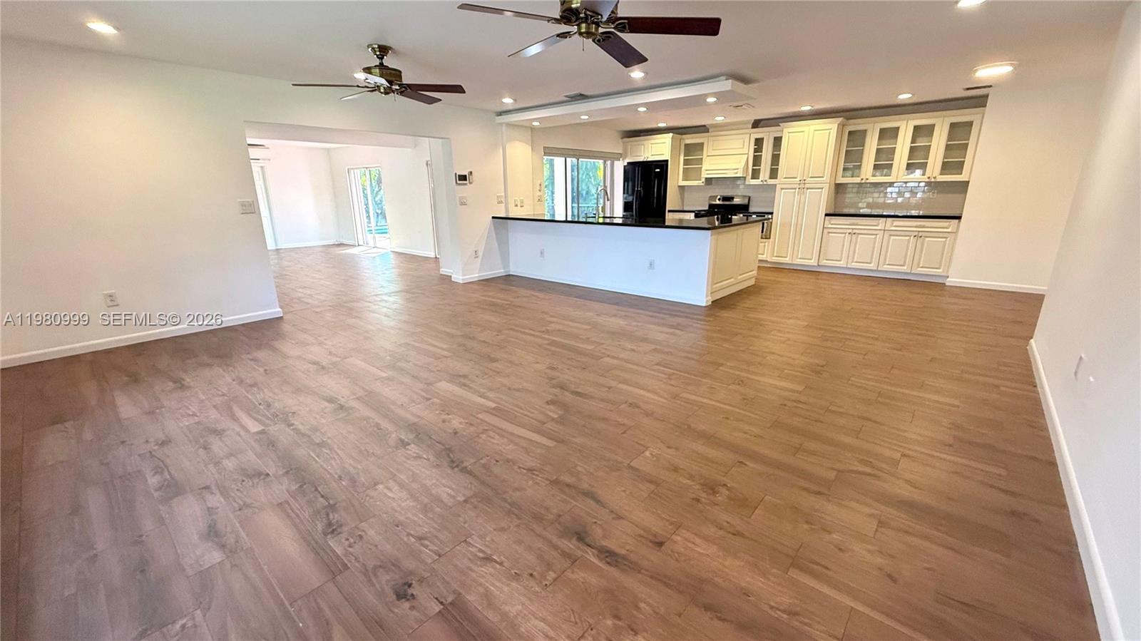 11890 3 / 2 2247 sq. ft. $ 2026-03-11 0 foto