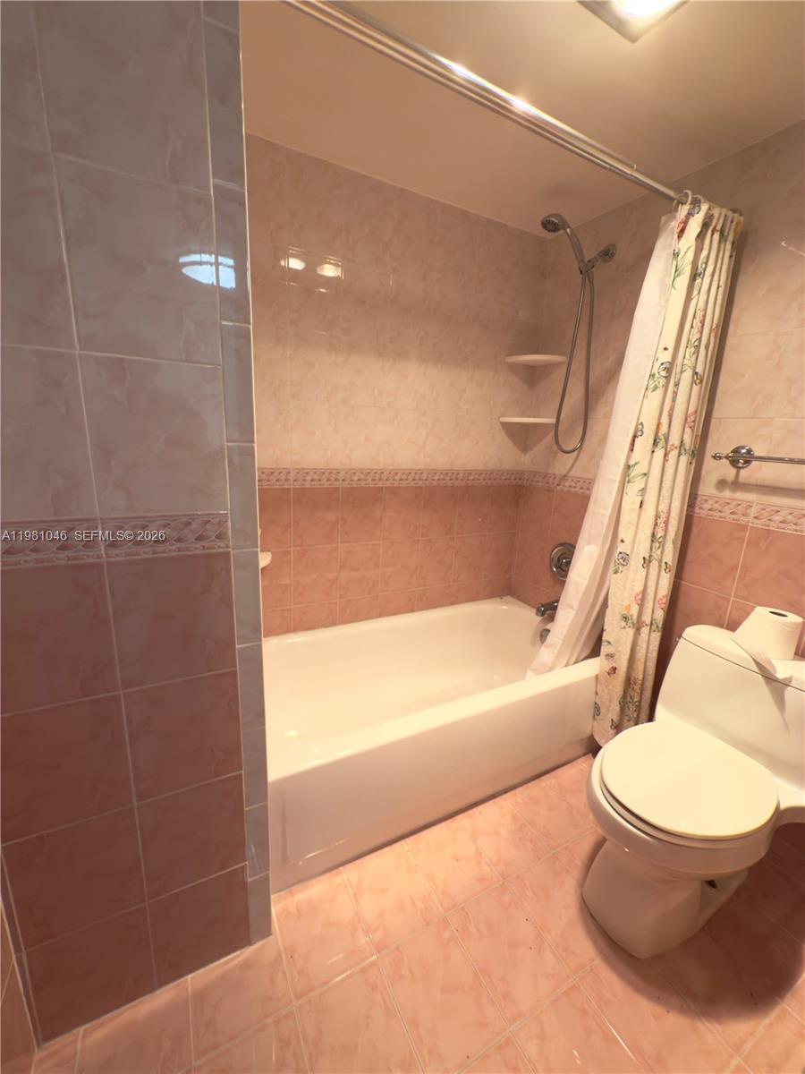 Photo of 3675 Country Club Dr  #109, Aventura, Florida, 33180 - 