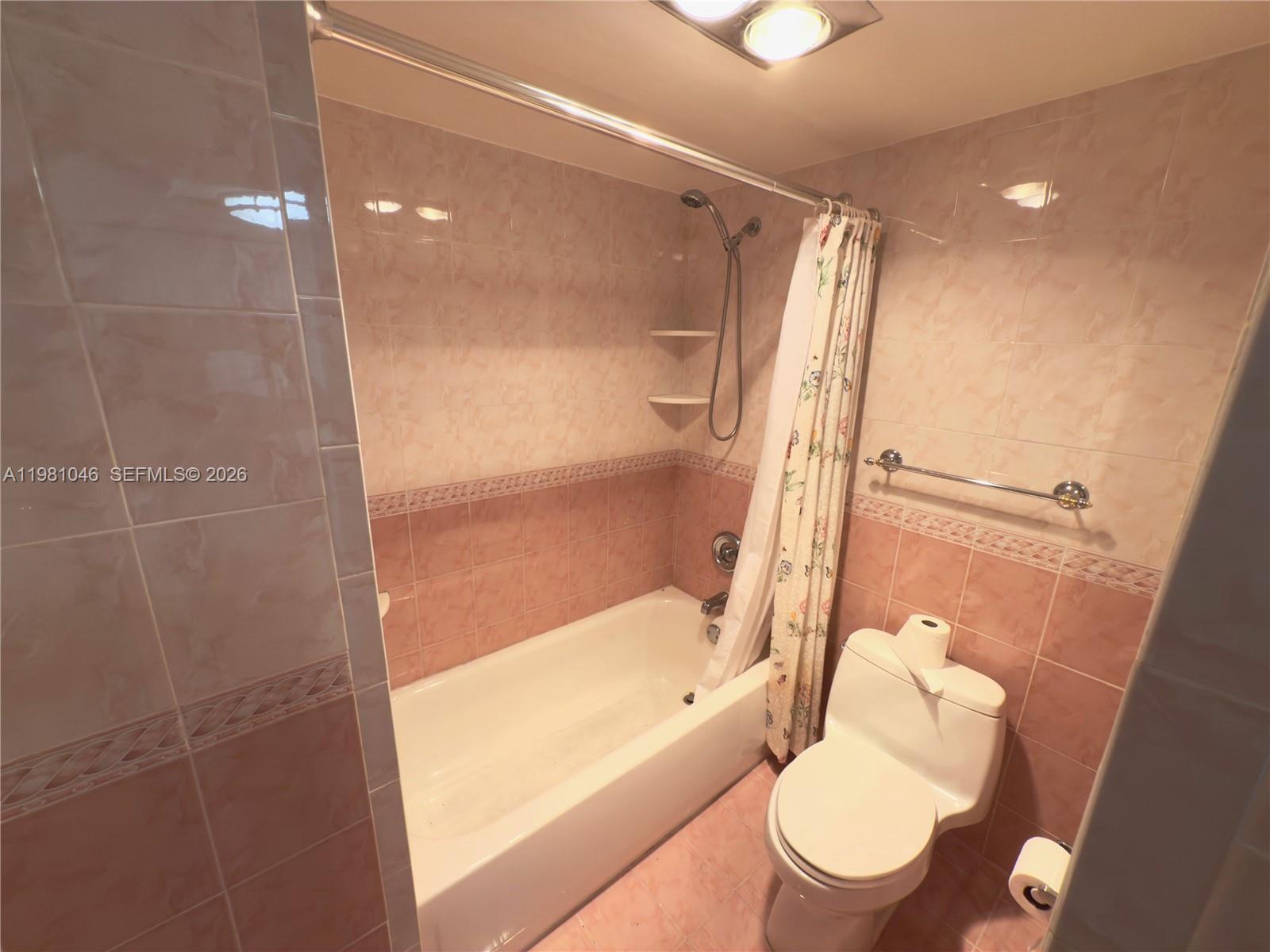 Photo of 3675 Country Club Dr  #109, Aventura, Florida, 33180 - 