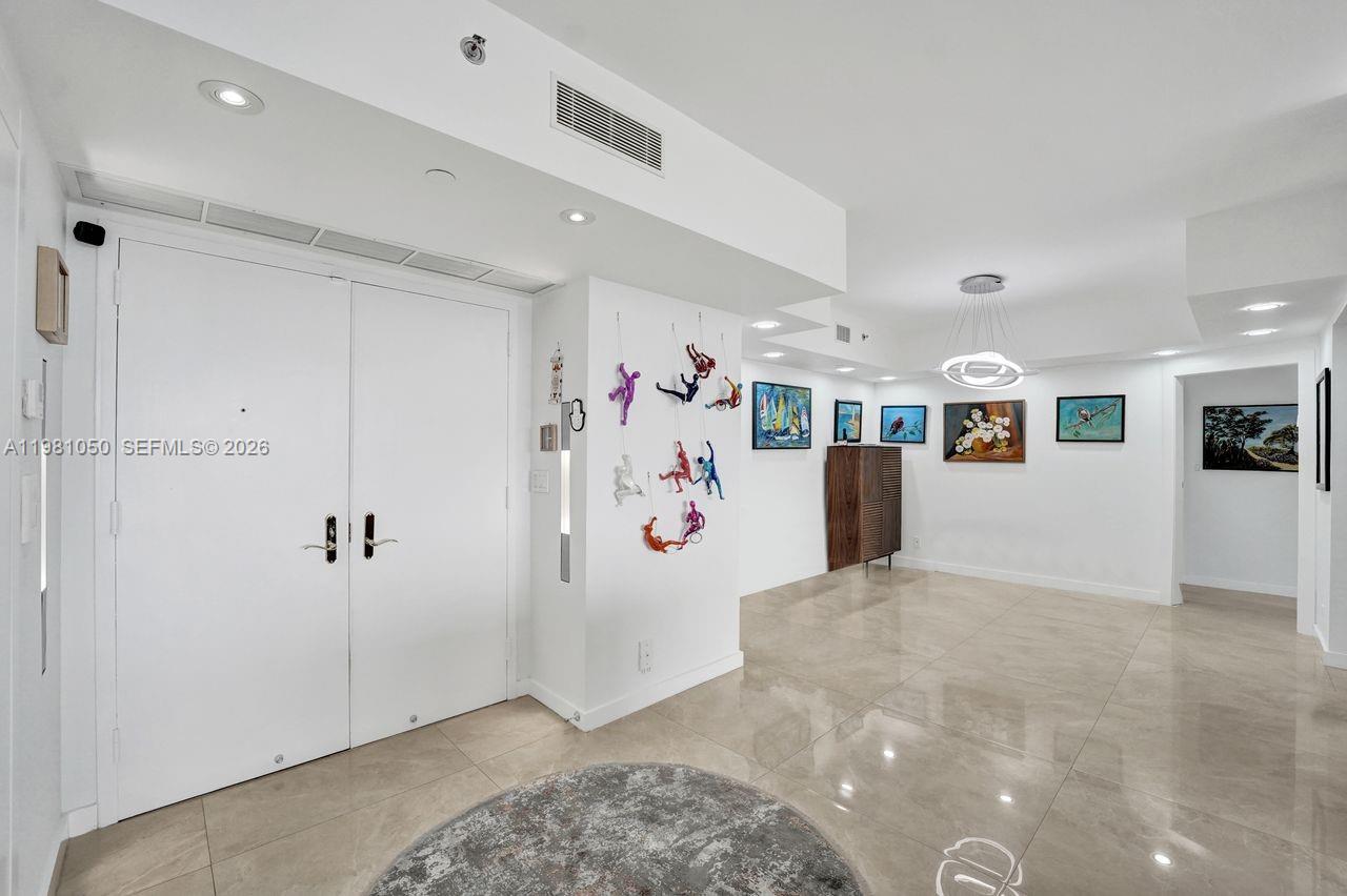 Photo of 20281 Country Club Dr  #2209, Aventura, Florida, 33180 - 