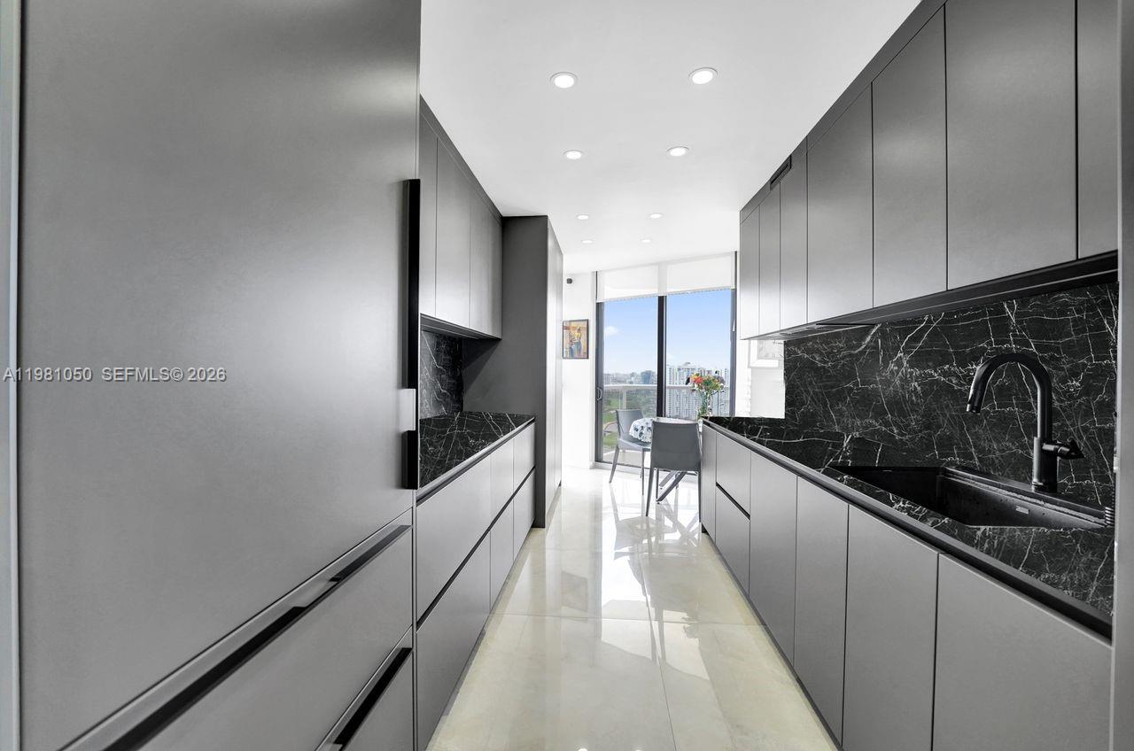 Photo of 20281 Country Club Dr  #2209, Aventura, Florida, 33180 - 