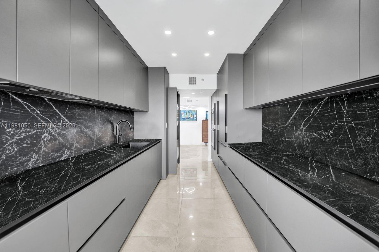 Photo of 20281 Country Club Dr  #2209, Aventura, Florida, 33180 - 