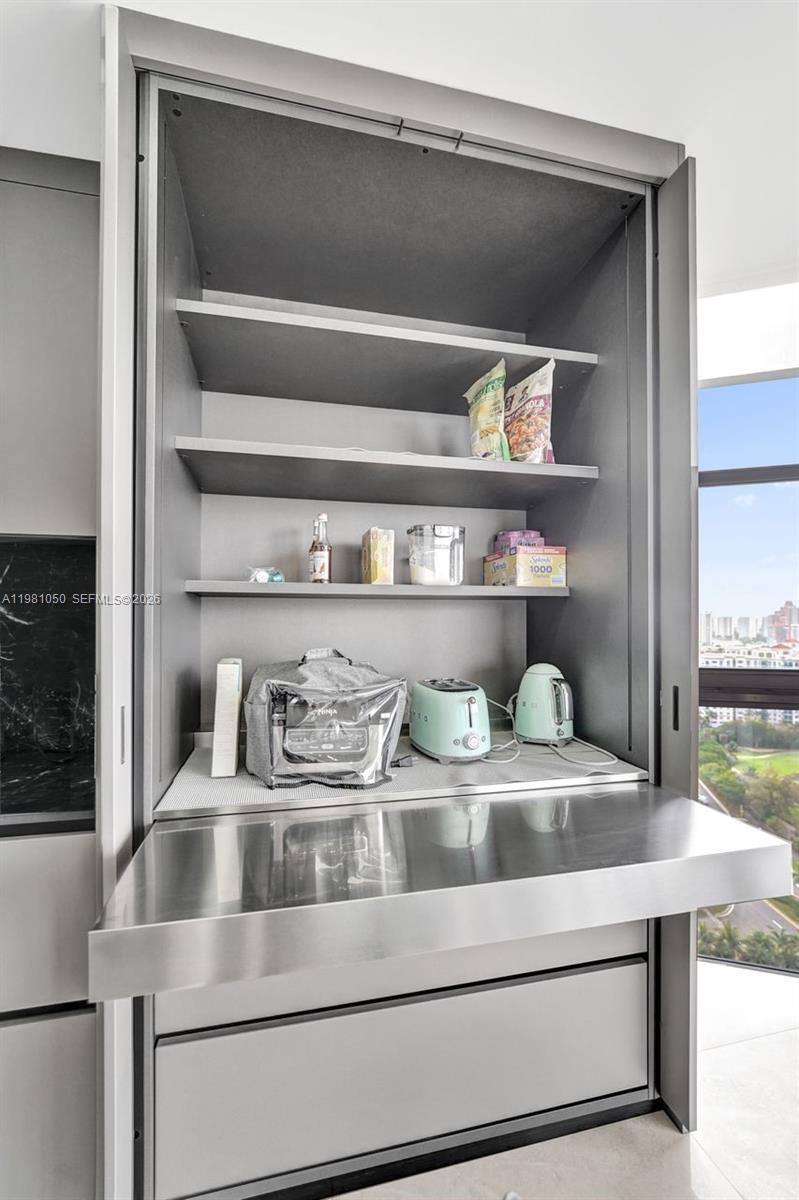 Photo of 20281 Country Club Dr  #2209, Aventura, Florida, 33180 - 