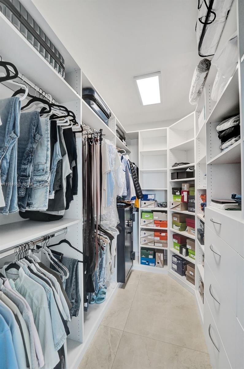 Photo of 20281 Country Club Dr  #2209, Aventura, Florida, 33180 - 