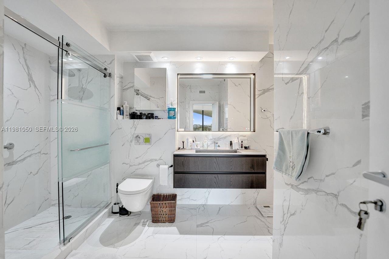 Photo of 20281 Country Club Dr  #2209, Aventura, Florida, 33180 - 