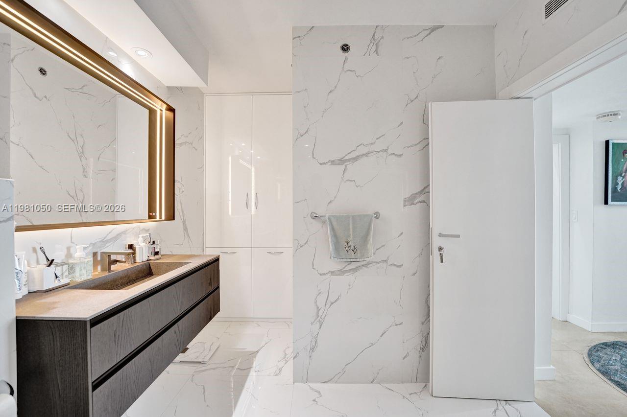 Photo of 20281 Country Club Dr  #2209, Aventura, Florida, 33180 - 