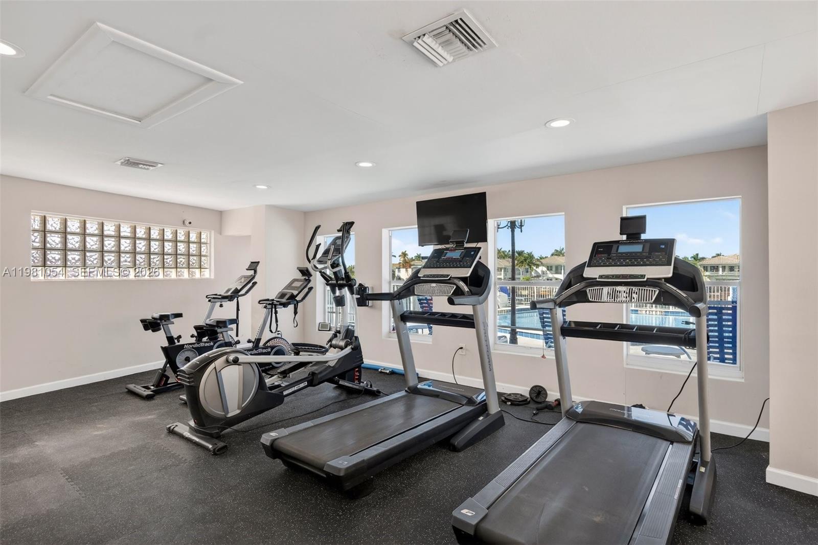 Photo of 1410 Ocean Dr  #402, Hollywood, Florida, 33019 - 