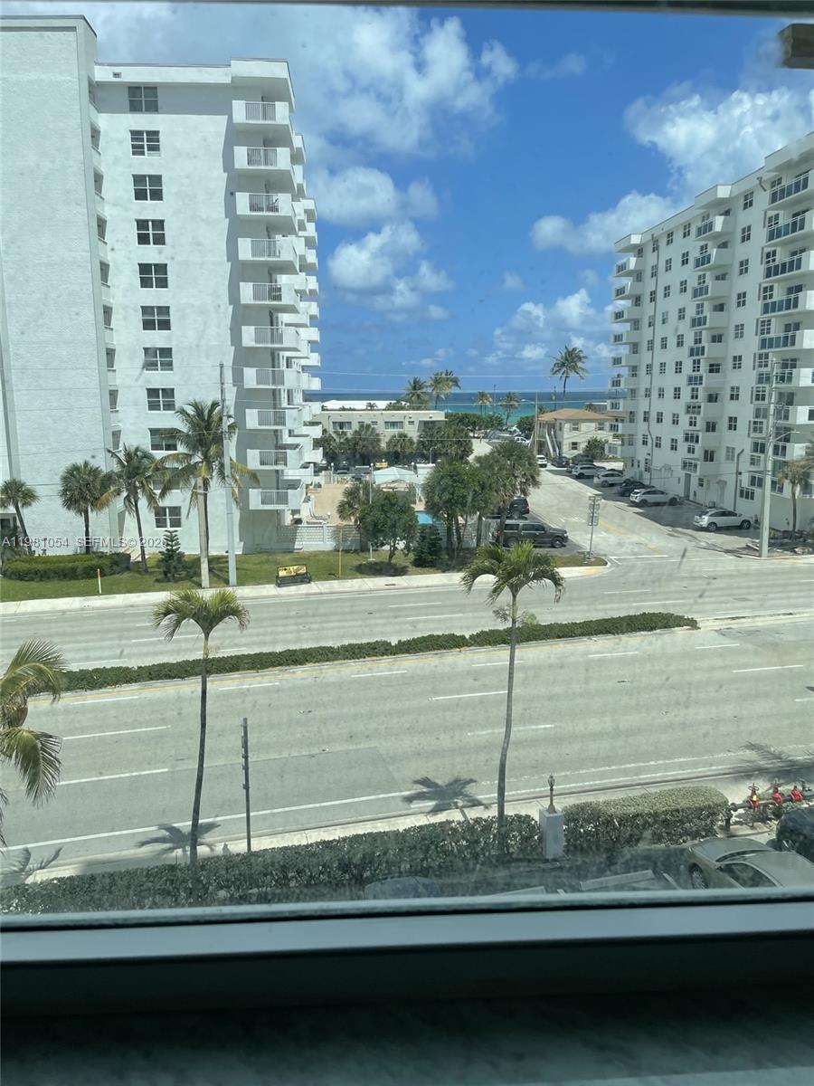Photo of 1410 Ocean Dr  #402, Hollywood, Florida, 33019 - 