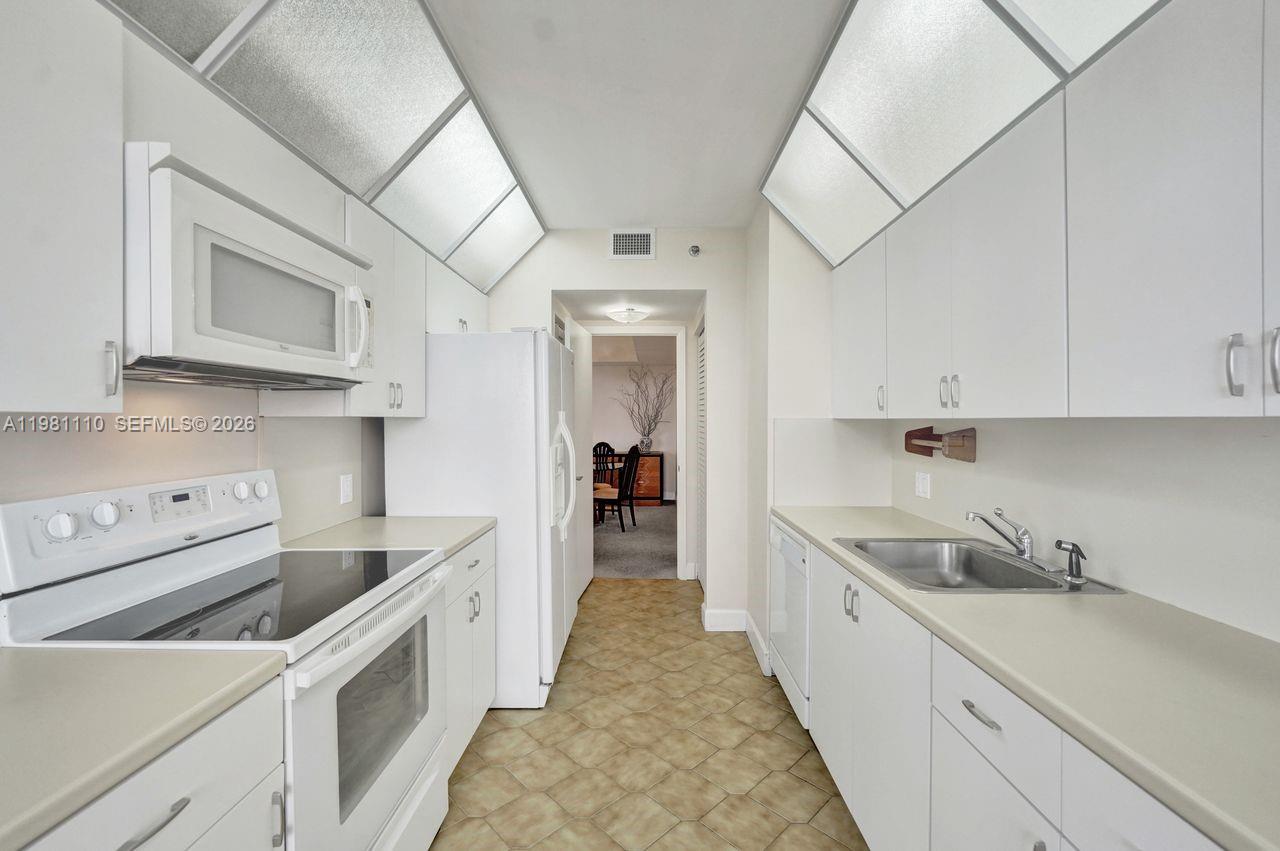 Photo of 20281 Country Club Dr  #1703, Aventura, Florida, 33180 - 