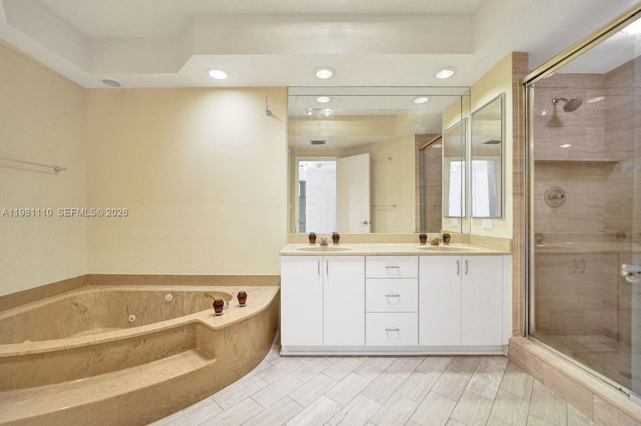 Photo of 20281 Country Club Dr  #1703, Aventura, Florida, 33180 - 