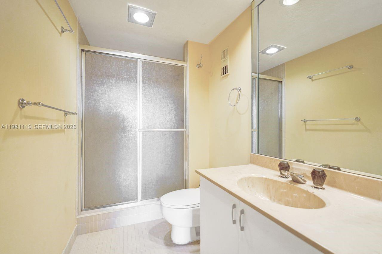 Photo of 20281 Country Club Dr  #1703, Aventura, Florida, 33180 - 