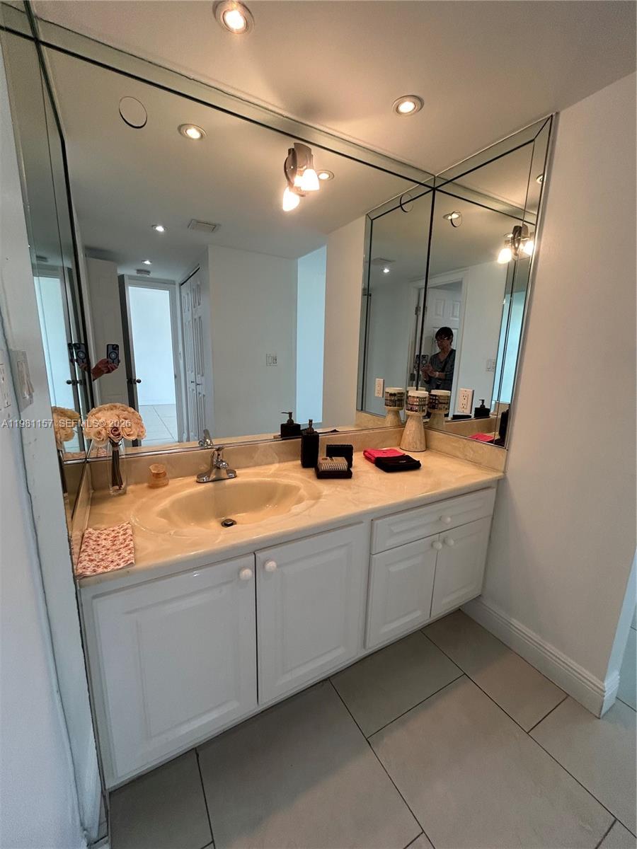 Photo of 20301 Country Club Dr  #1224, Aventura, Florida, 33180 - 