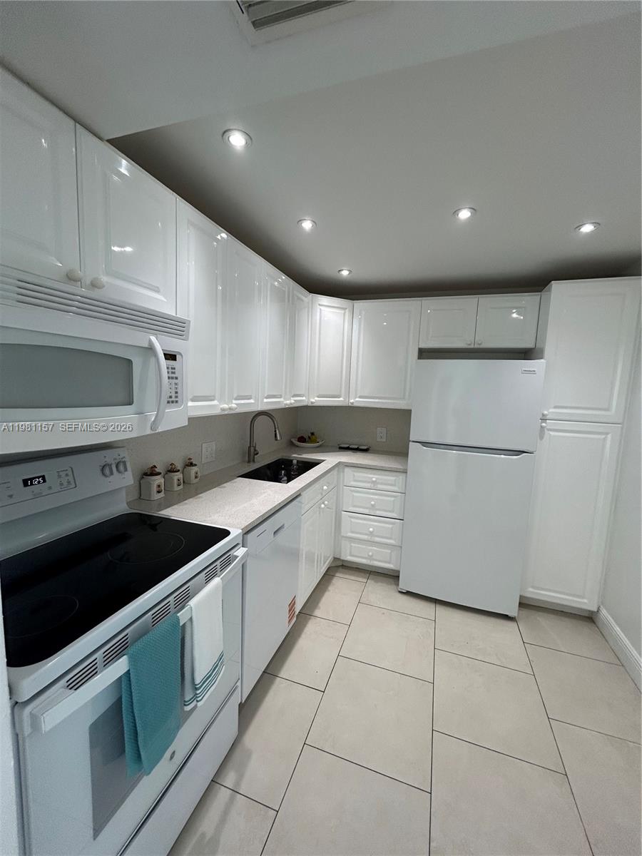 Photo of 20301 Country Club Dr  #1224, Aventura, Florida, 33180 - 