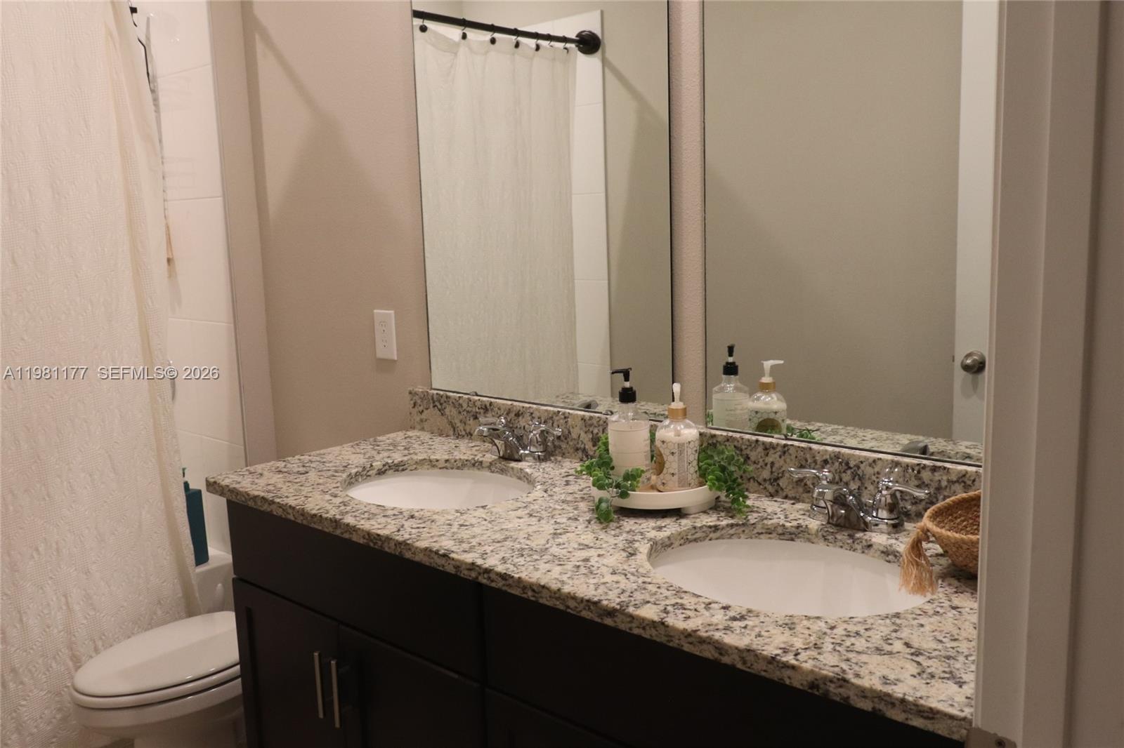 Ver detalles 920 4 / 2 1846 sq. ft. $ 2026-03-11 0 foto