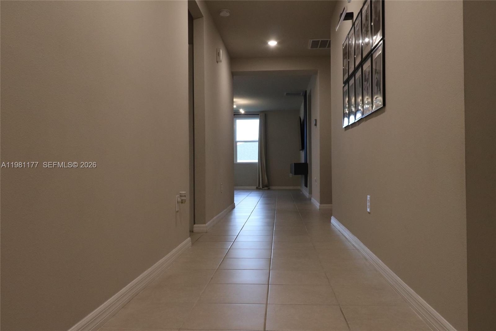 Ver detalles 920 4 / 2 1846 sq. ft. $ 2026-03-11 0 foto