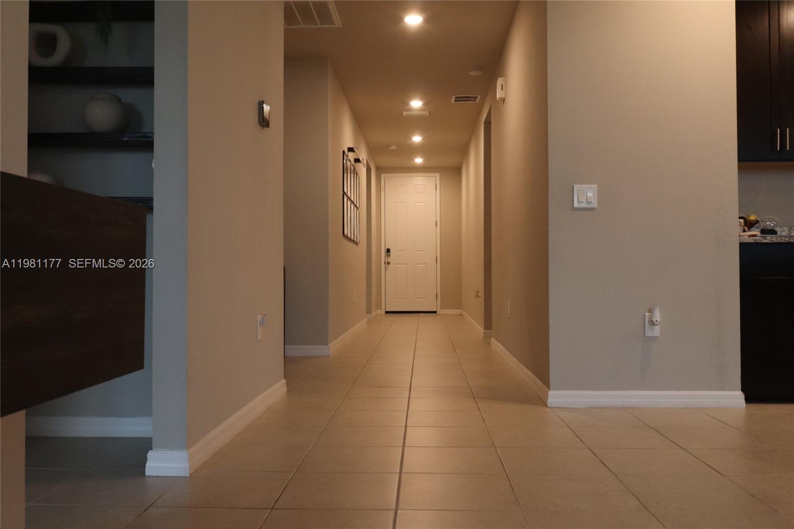 Ver detalles 920 4 / 2 1846 sq. ft. $ 2026-03-11 0 foto