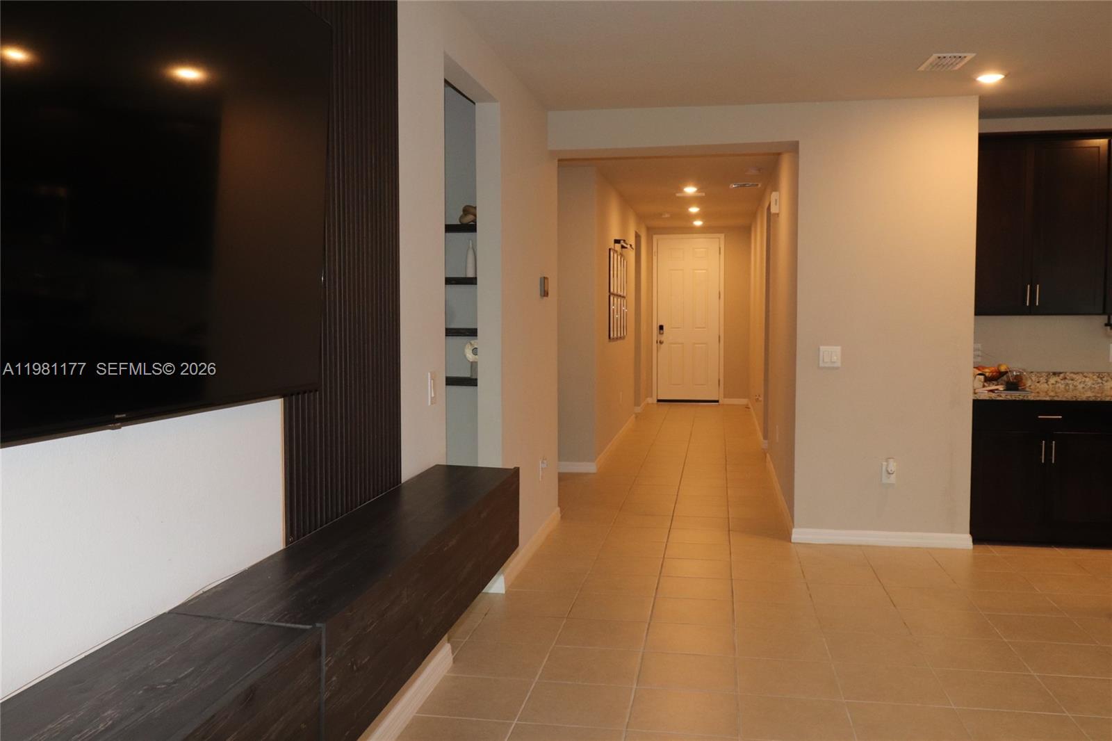 Ver detalles 920 4 / 2 1846 sq. ft. $ 2026-03-11 0 foto