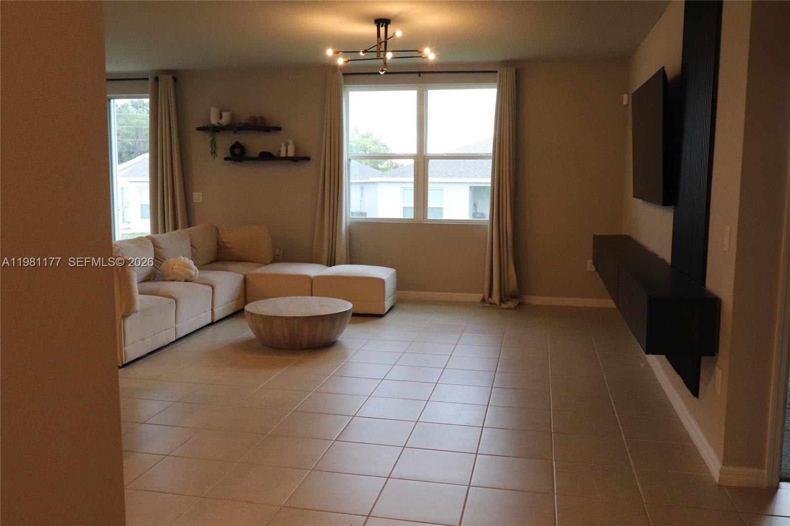 Ver detalles 920 4 / 2 1846 sq. ft. $ 2026-03-11 0 foto