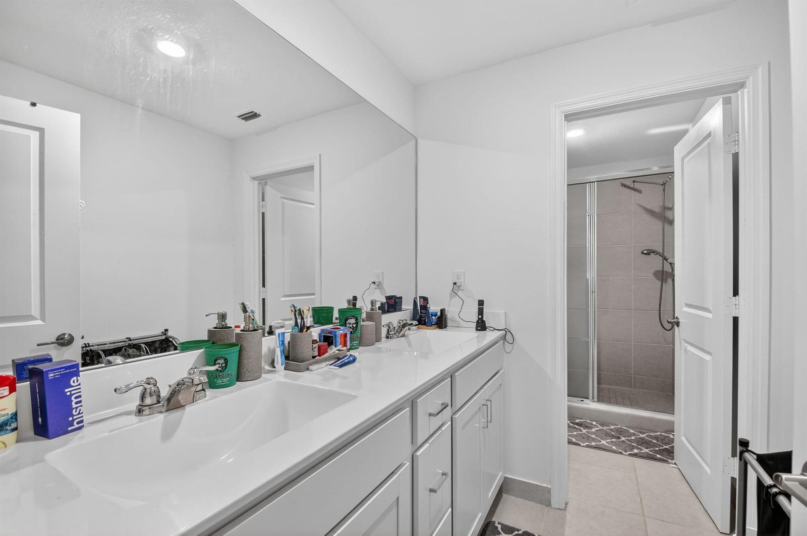 Ver detalles 4326 4 / 1851 sq. ft. $ 2026-05-20 0 foto