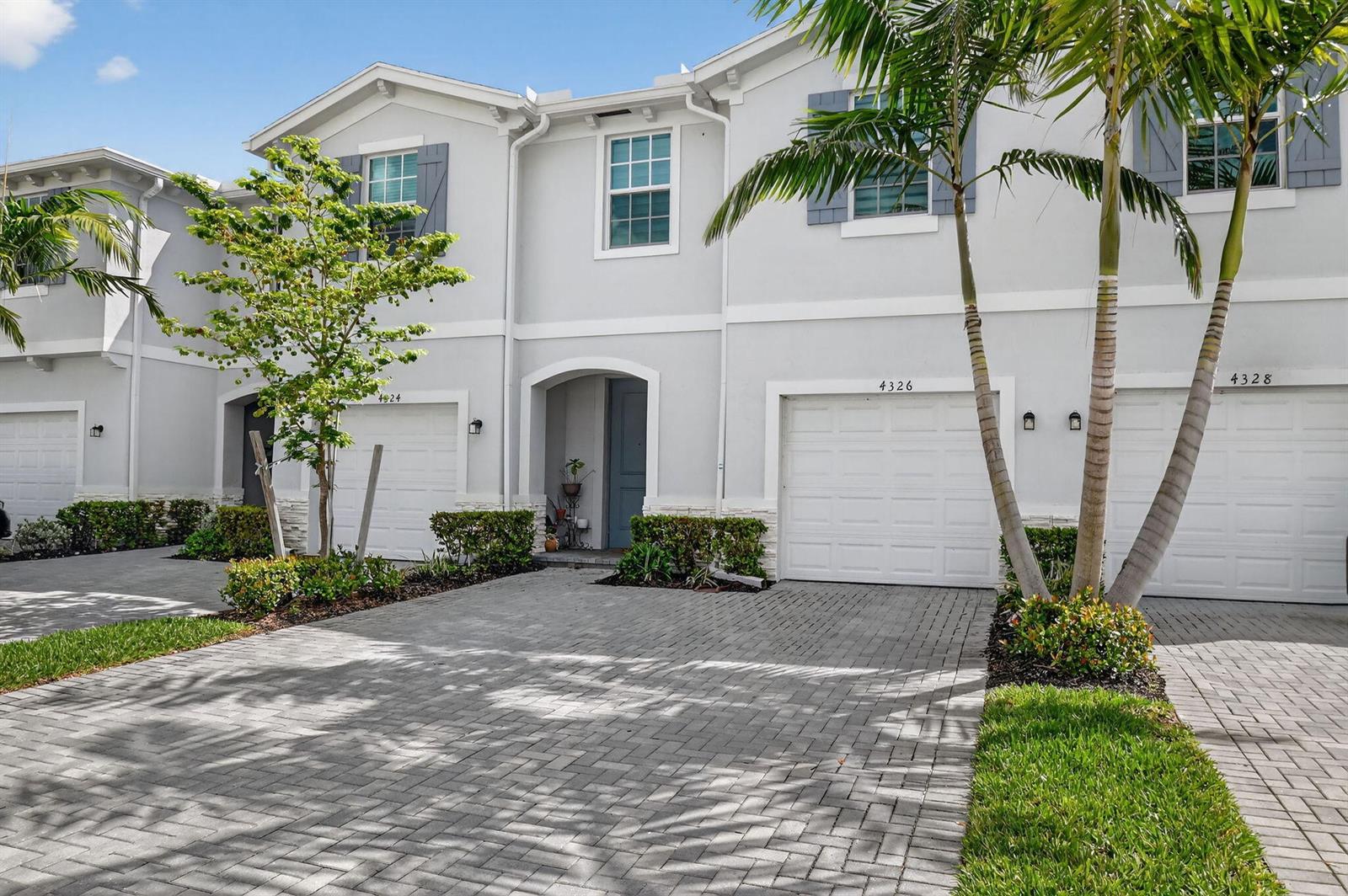 Ver detalles 4326 4 / 1851 sq. ft. $ 2026-05-20 0 foto