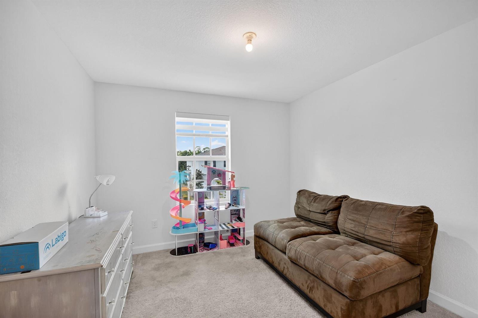 Ver detalles 4326 4 / 1851 sq. ft. $ 2026-05-20 0 foto