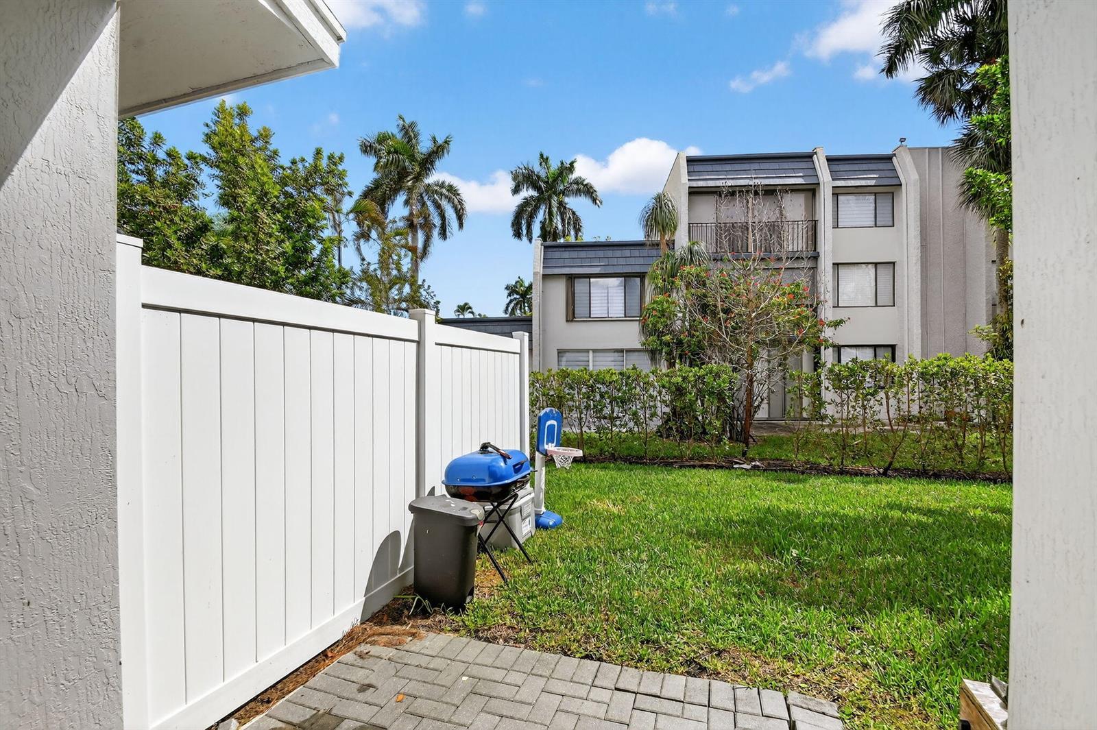 Ver detalles 4326 4 / 1851 sq. ft. $ 2026-05-20 0 foto