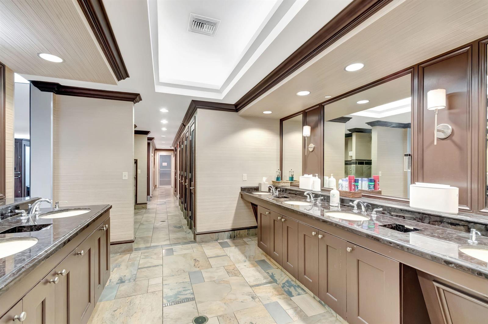 Ver detalles 4326 4 / 1851 sq. ft. $ 2026-05-20 0 foto