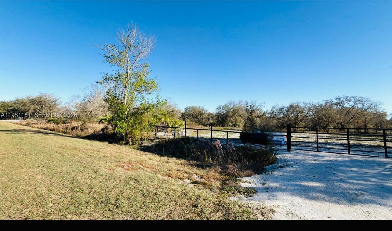 Подробнее / кв.футов $ 2026-03-11 0 Фото