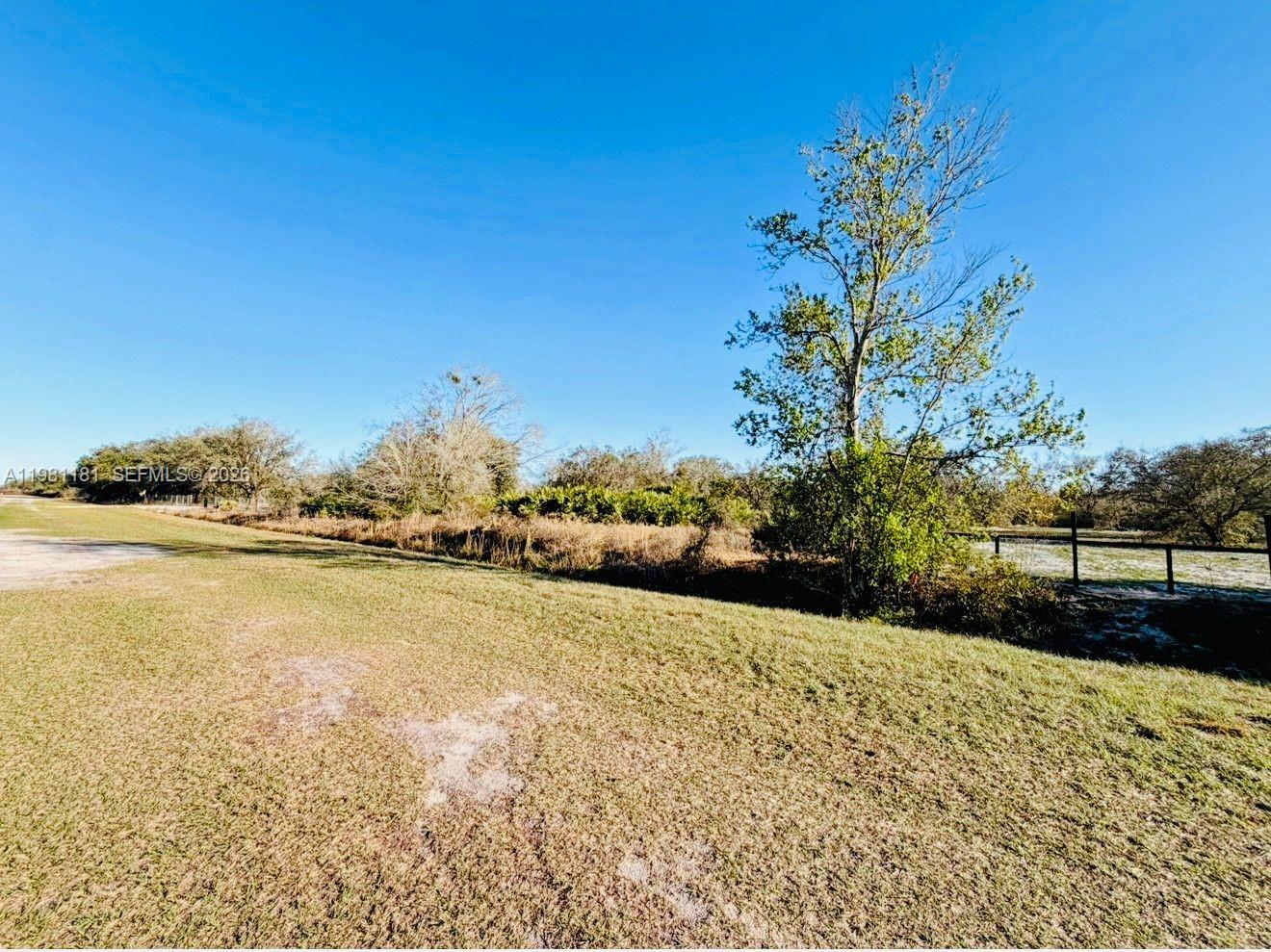 Подробнее / кв.футов $ 2026-03-11 0 Фото