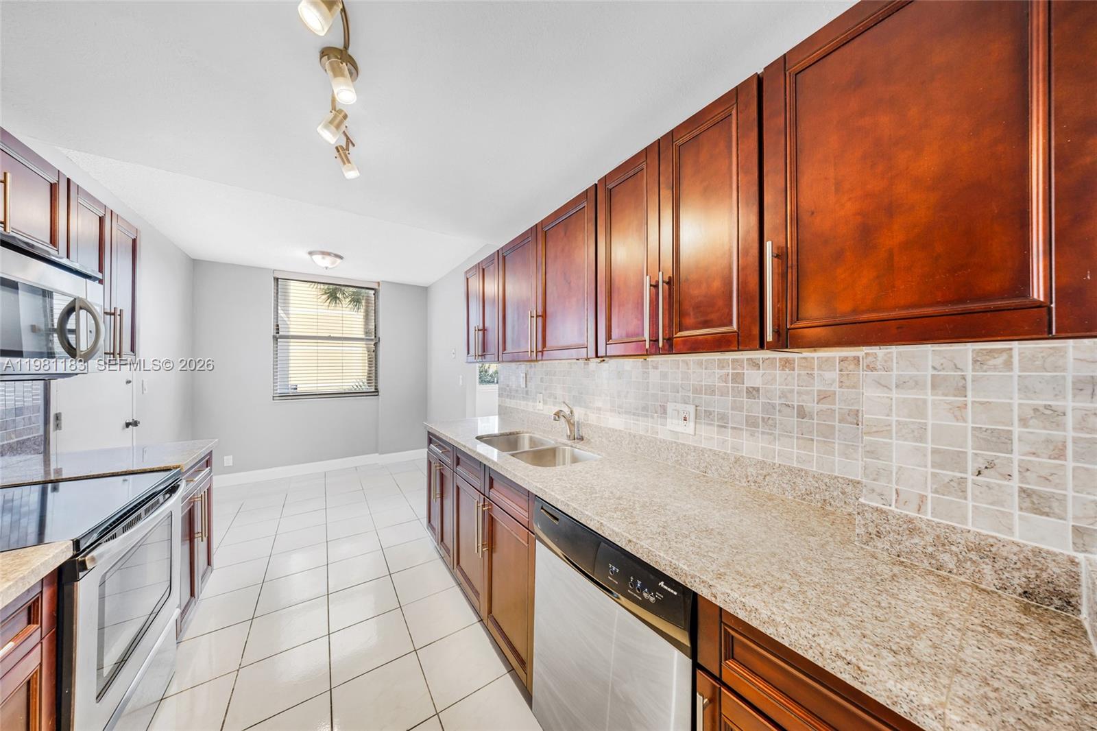 See details 200 2 / 2 1284 sq. ft. $ 2026-03-11 0 Photo