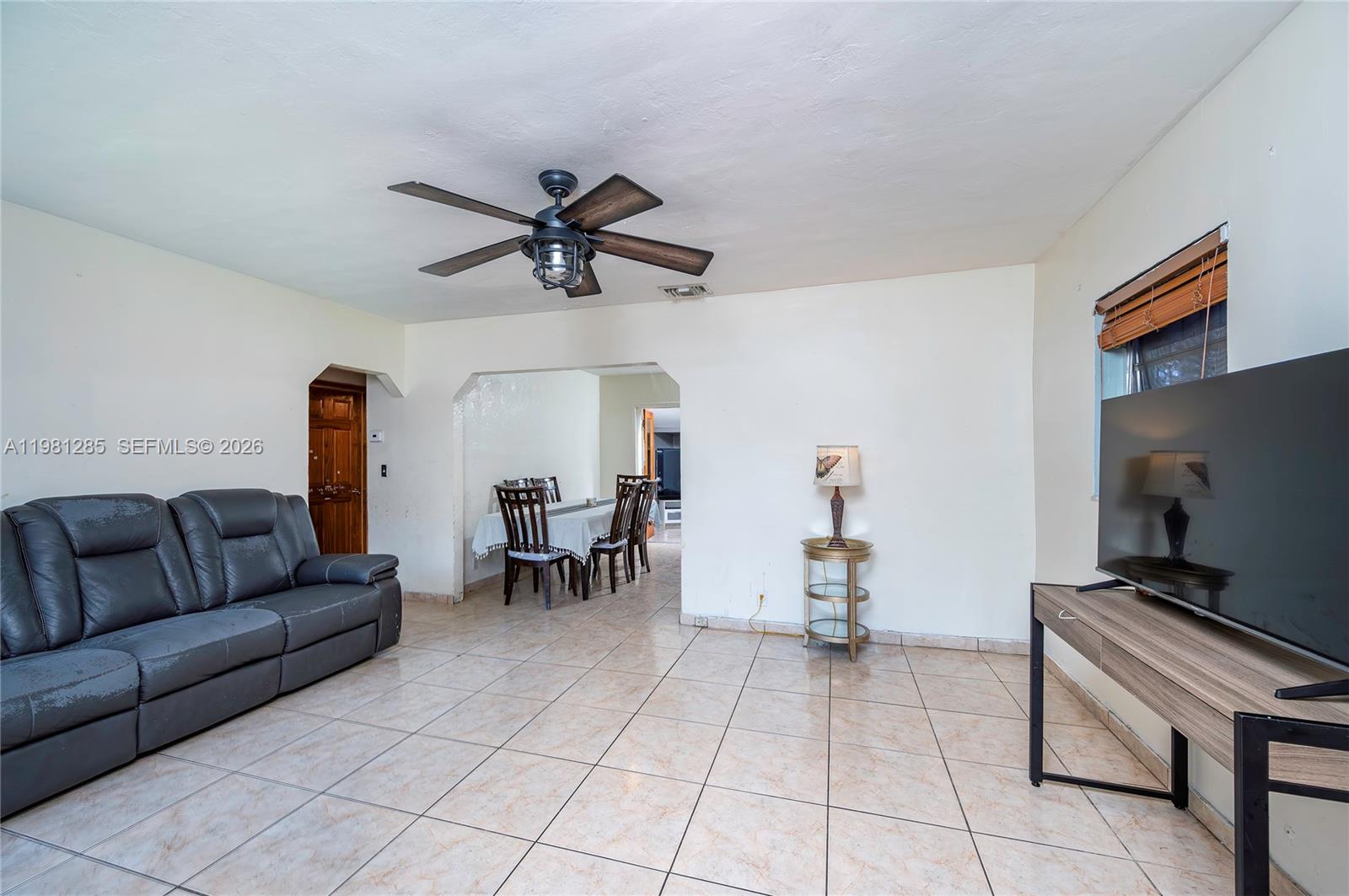 2610-2612  /   sq. ft. $ 2026-03-11 0 foto