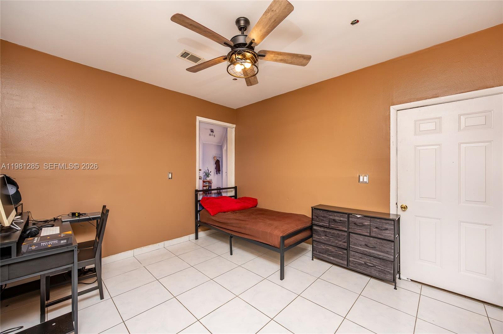 2610-2612  /   sq. ft. $ 2026-03-11 0 foto
