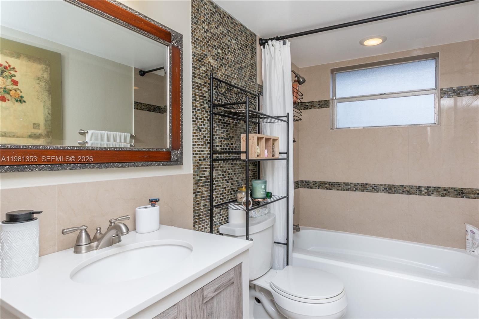 Подробнее 827-4 2 / 2 1317 кв.футов $ 2026-03-11 0 Фото