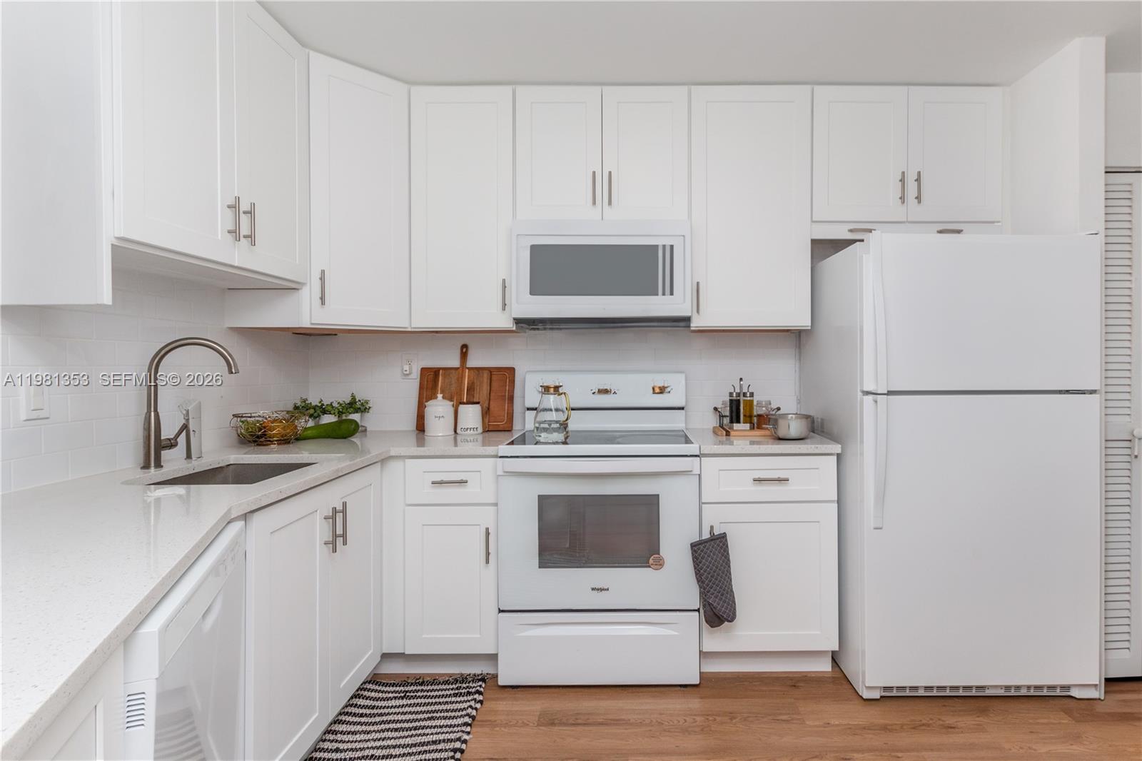 Подробнее 827-4 2 / 2 1317 кв.футов $ 2026-03-11 0 Фото