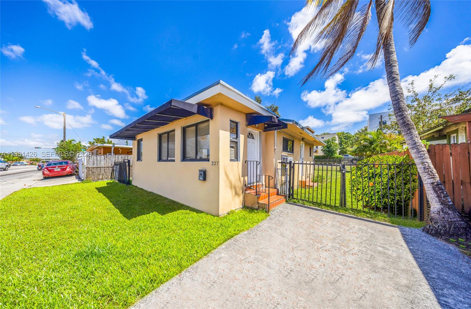   /   кв.футов $ 2026-03-12 0 Фото