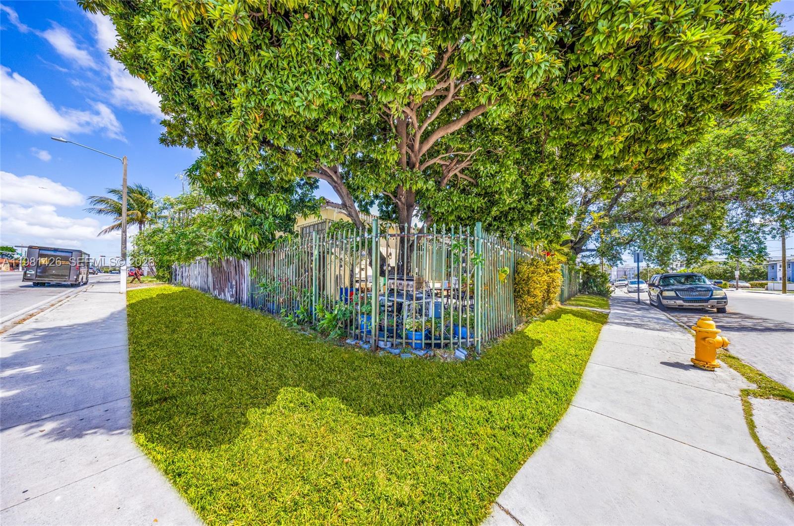   /   кв.футов $ 2026-03-12 0 Фото