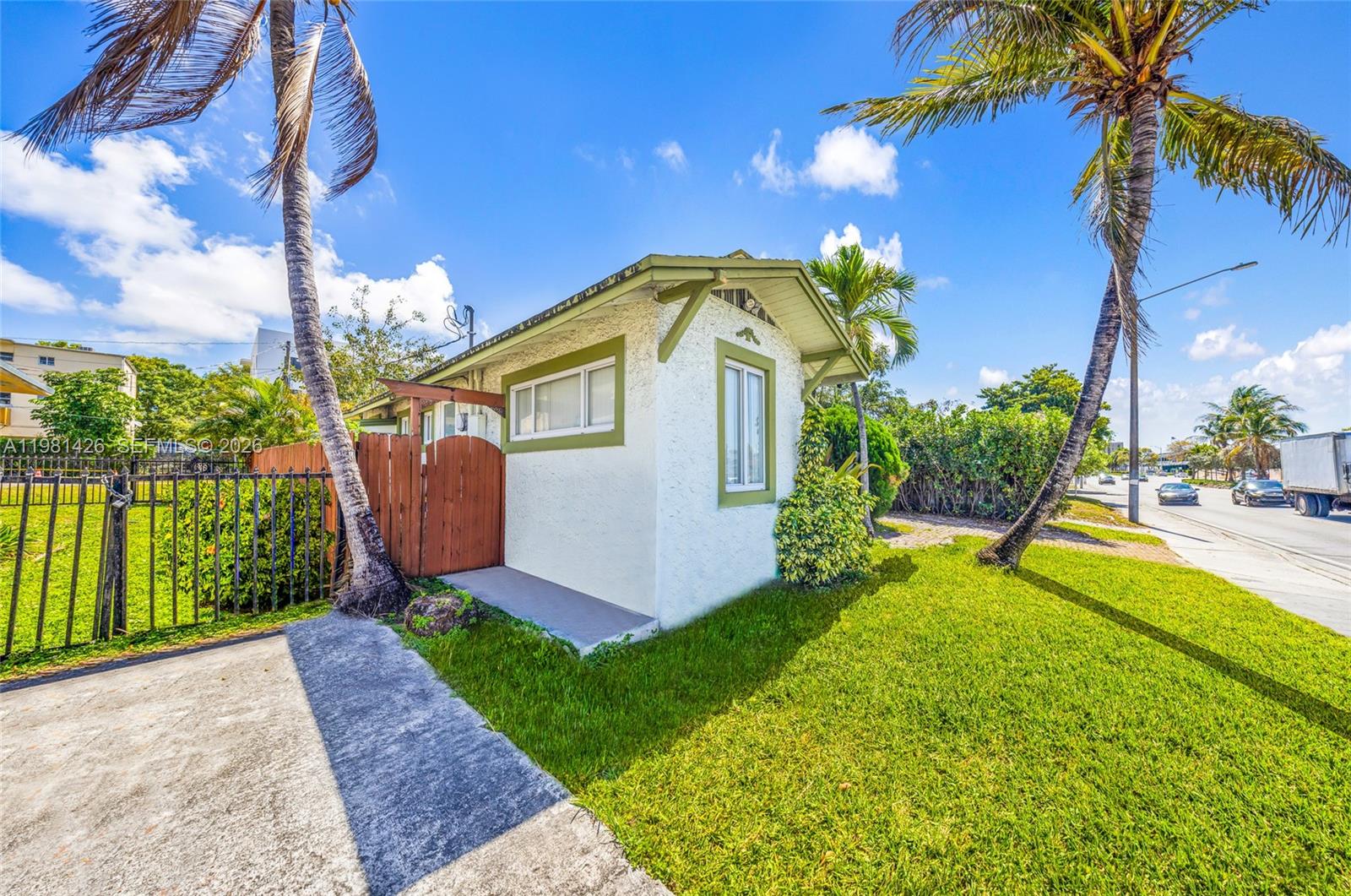   /   кв.футов $ 2026-03-12 0 Фото