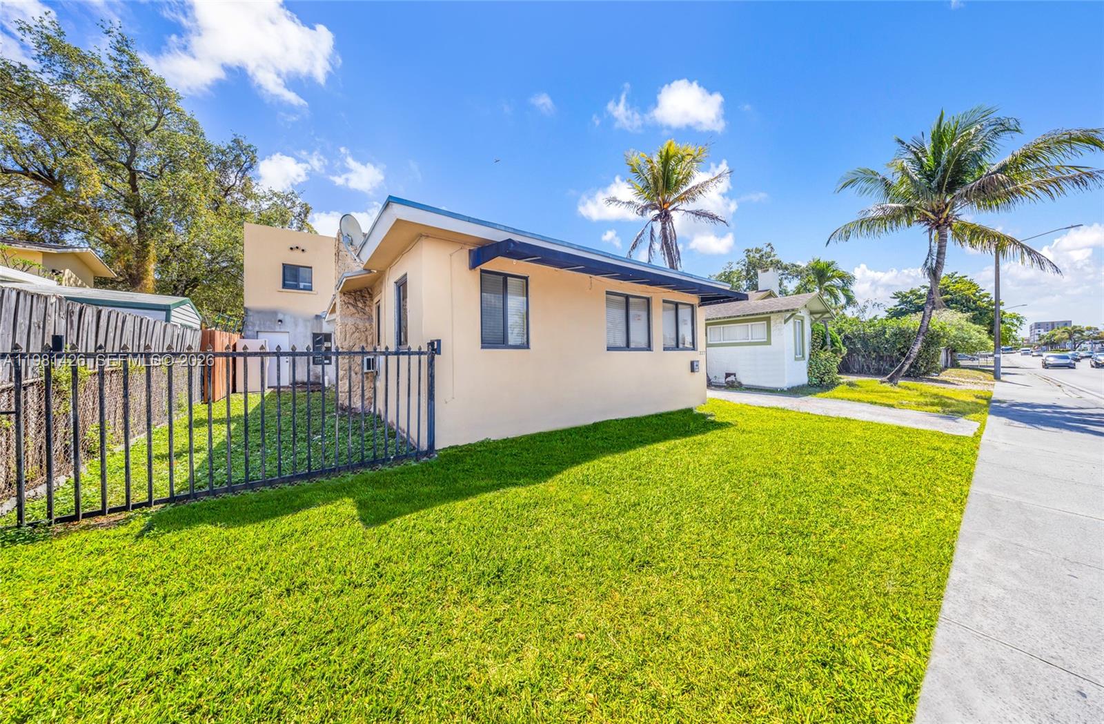   /   кв.футов $ 2026-03-12 0 Фото