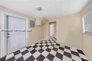   /   кв.футов $ 2026-03-12 0 Фото