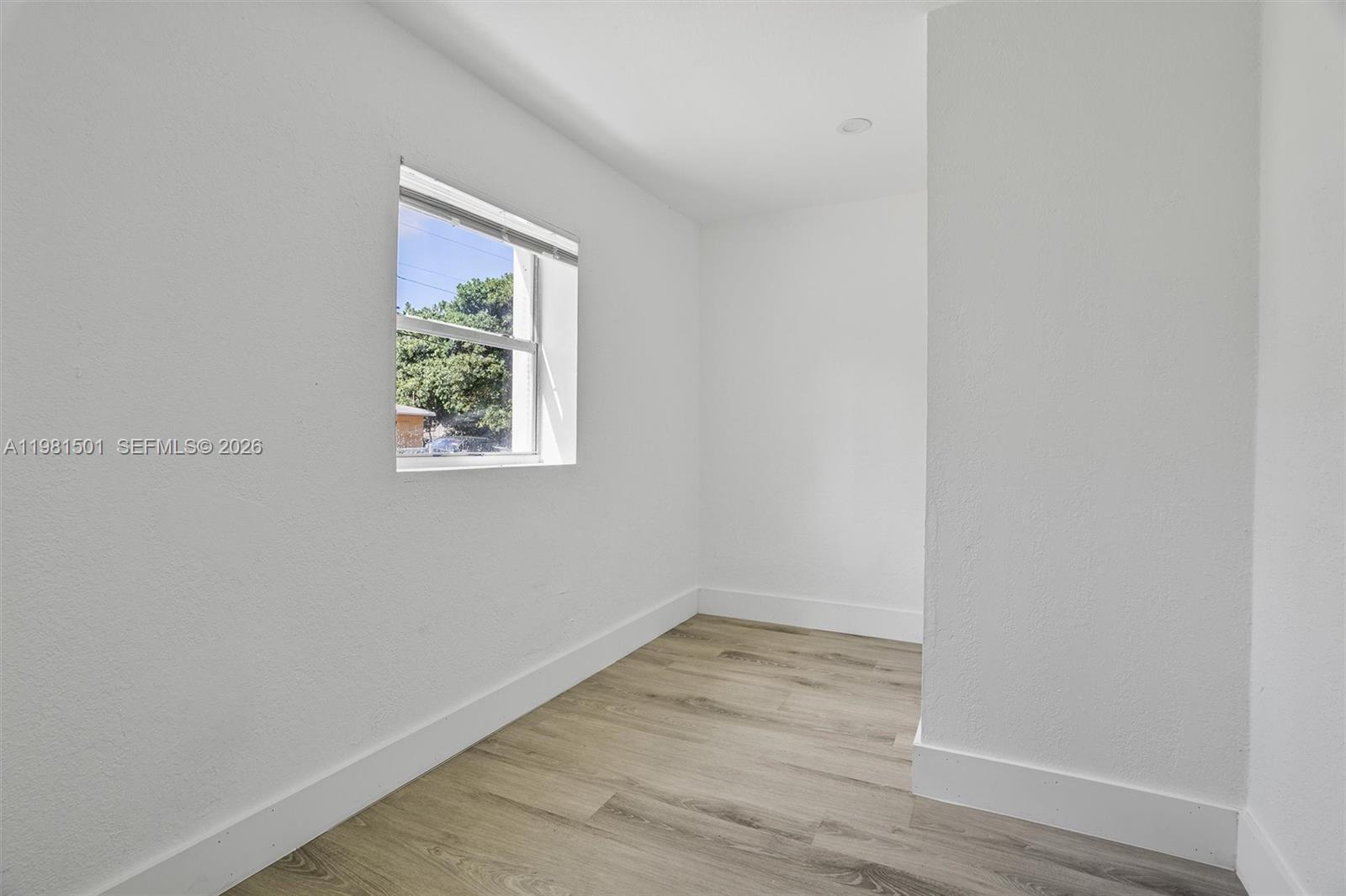 Ver detalles / 2033 sq. ft. $ 2026-03-12 0 foto