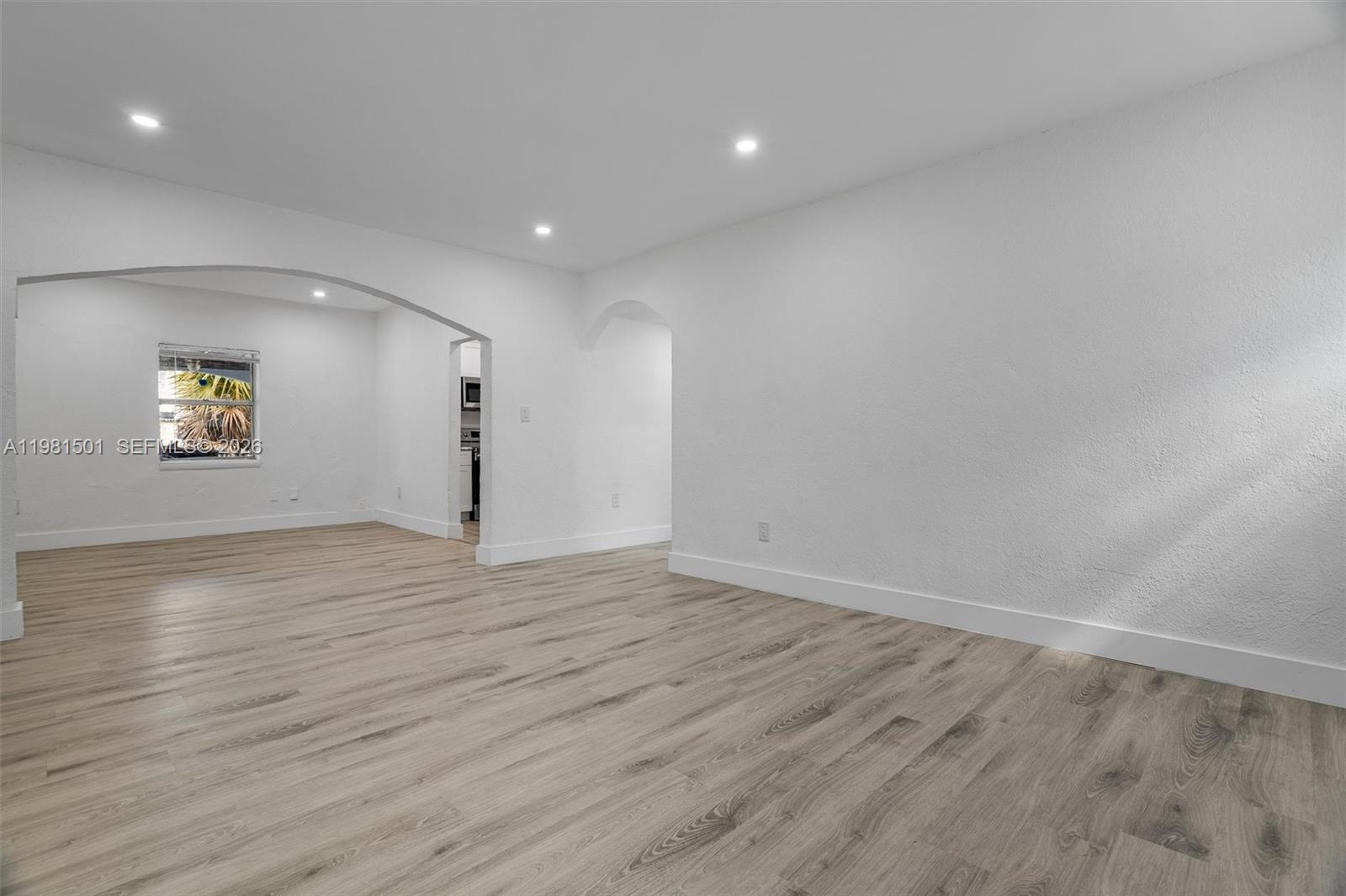 Ver detalles / 2033 sq. ft. $ 2026-03-12 0 foto