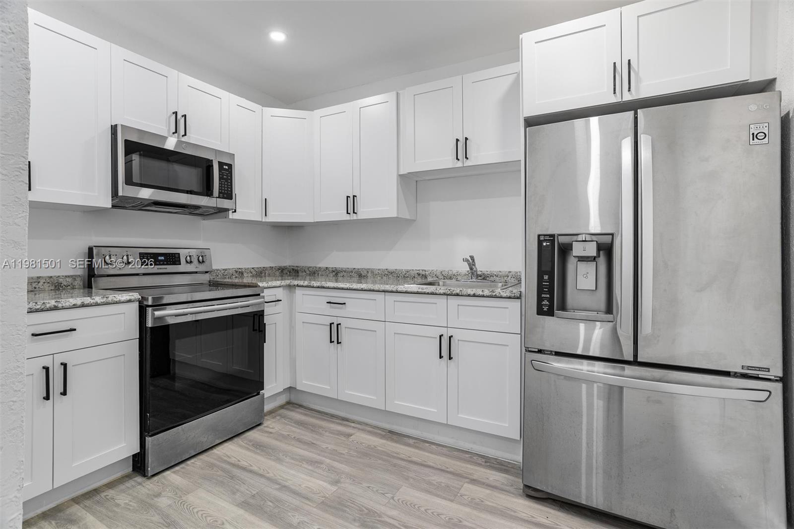 Ver detalles / 2033 sq. ft. $ 2026-03-12 0 foto