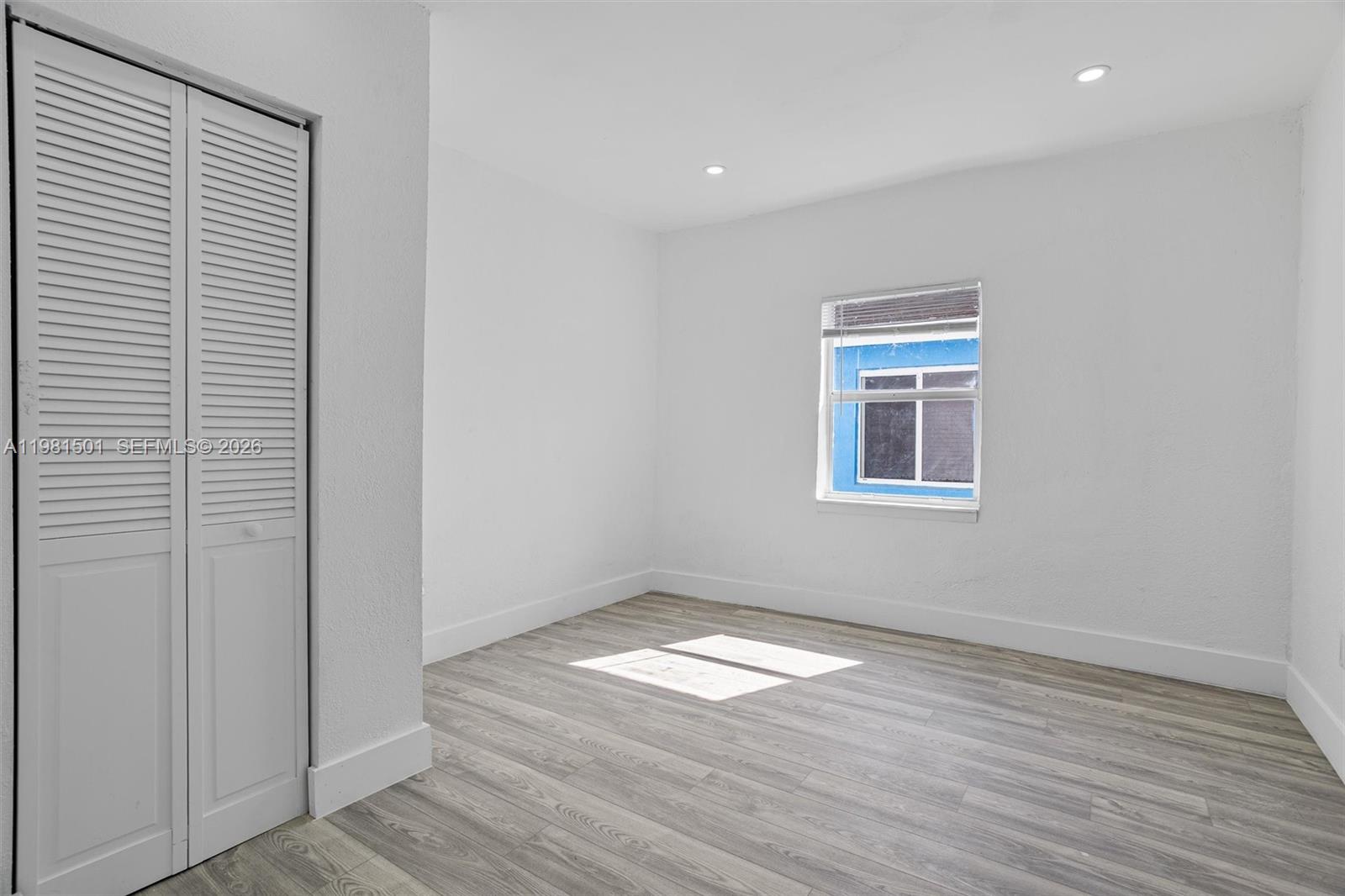 Ver detalles / 2033 sq. ft. $ 2026-03-12 0 foto