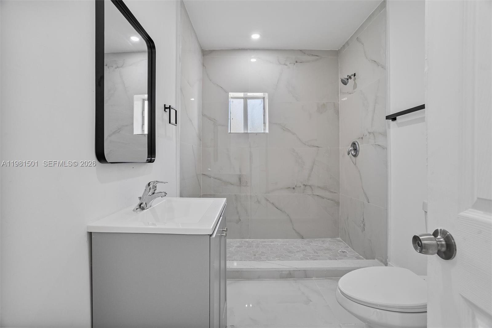 Ver detalles / 2033 sq. ft. $ 2026-03-12 0 foto