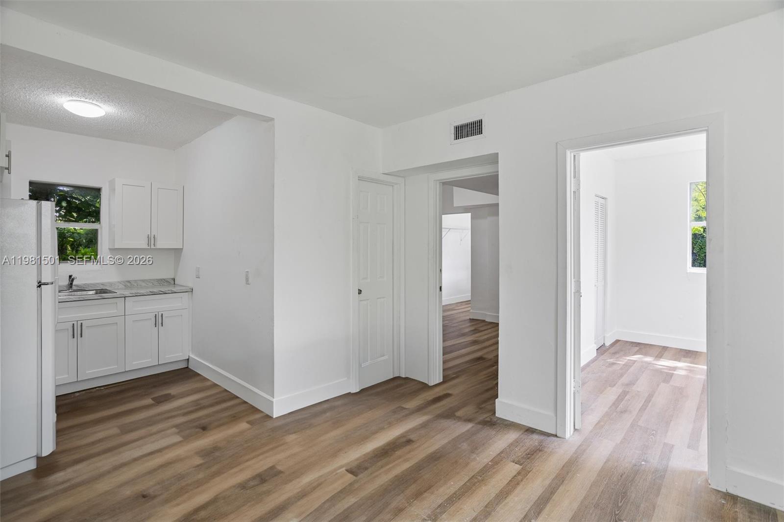 Ver detalles / 2033 sq. ft. $ 2026-03-12 0 foto