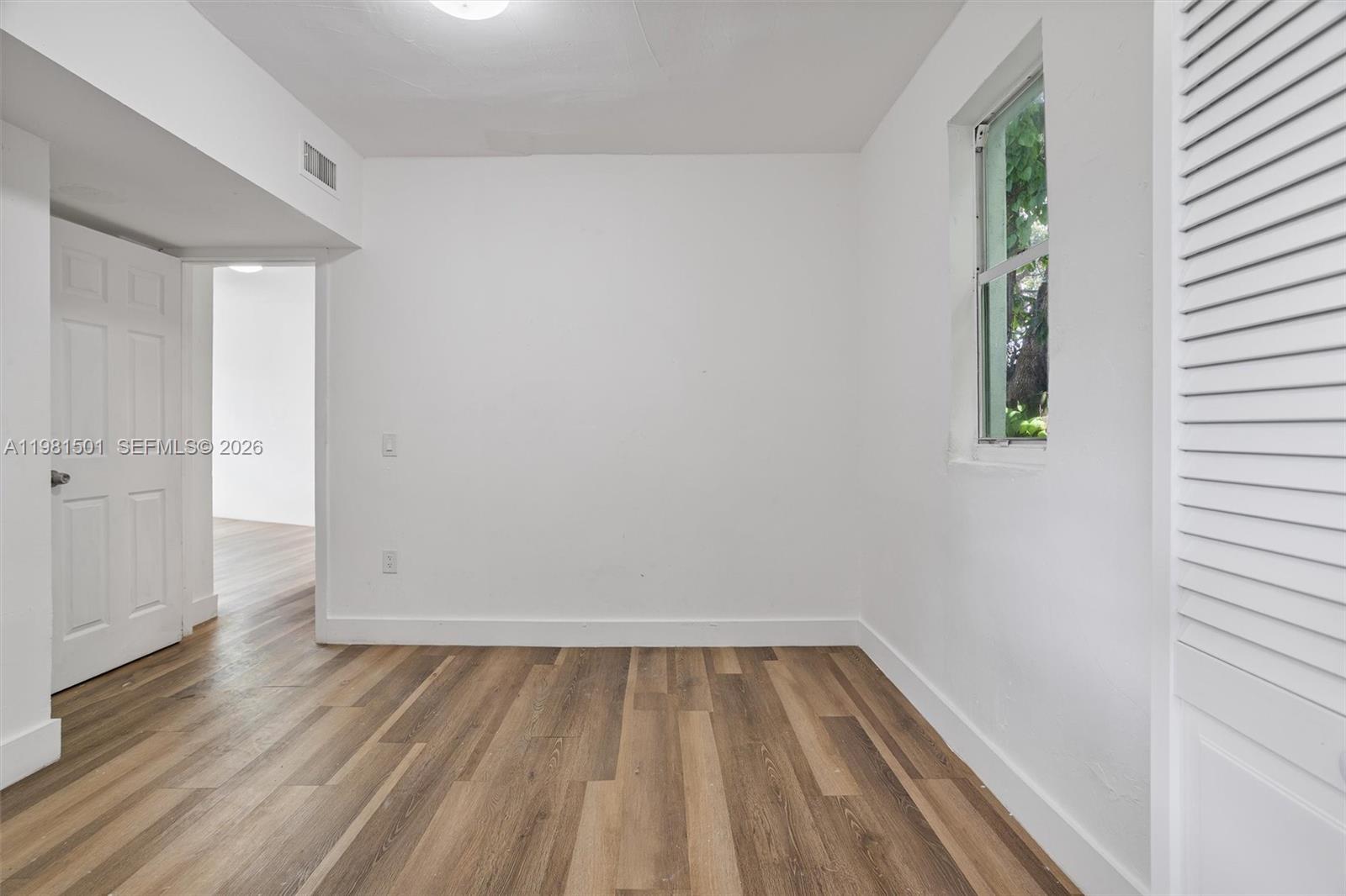 Ver detalles / 2033 sq. ft. $ 2026-03-12 0 foto