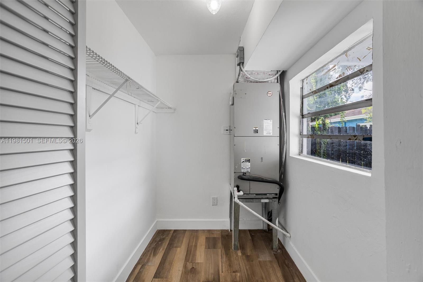 Ver detalles / 2033 sq. ft. $ 2026-03-12 0 foto