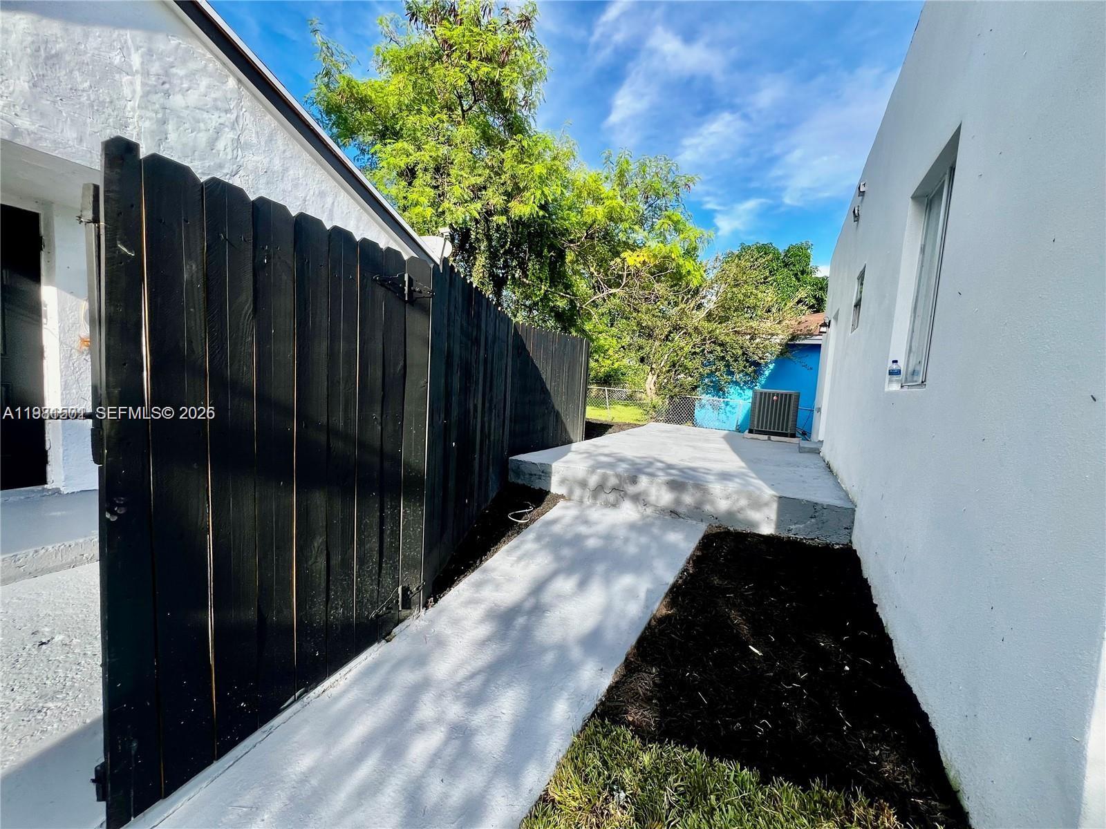 Ver detalles / 2033 sq. ft. $ 2026-03-12 0 foto