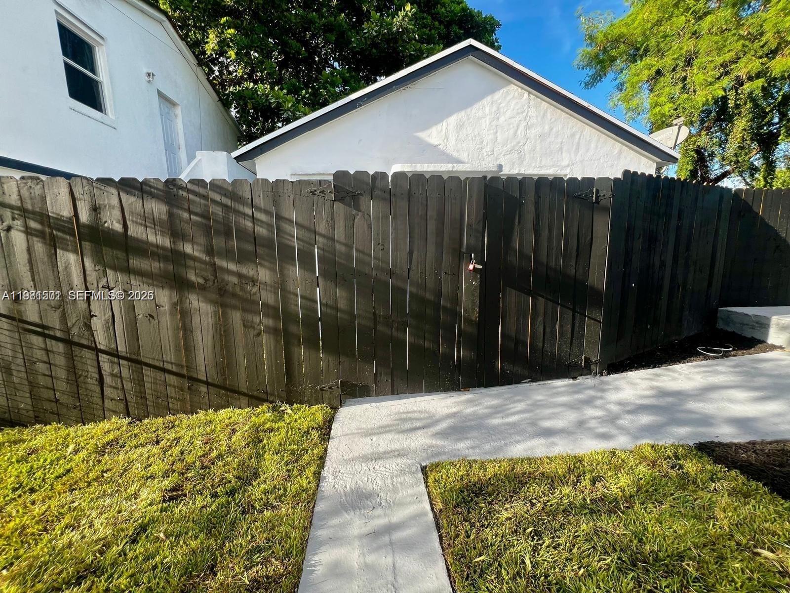 Ver detalles / 2033 sq. ft. $ 2026-03-12 0 foto