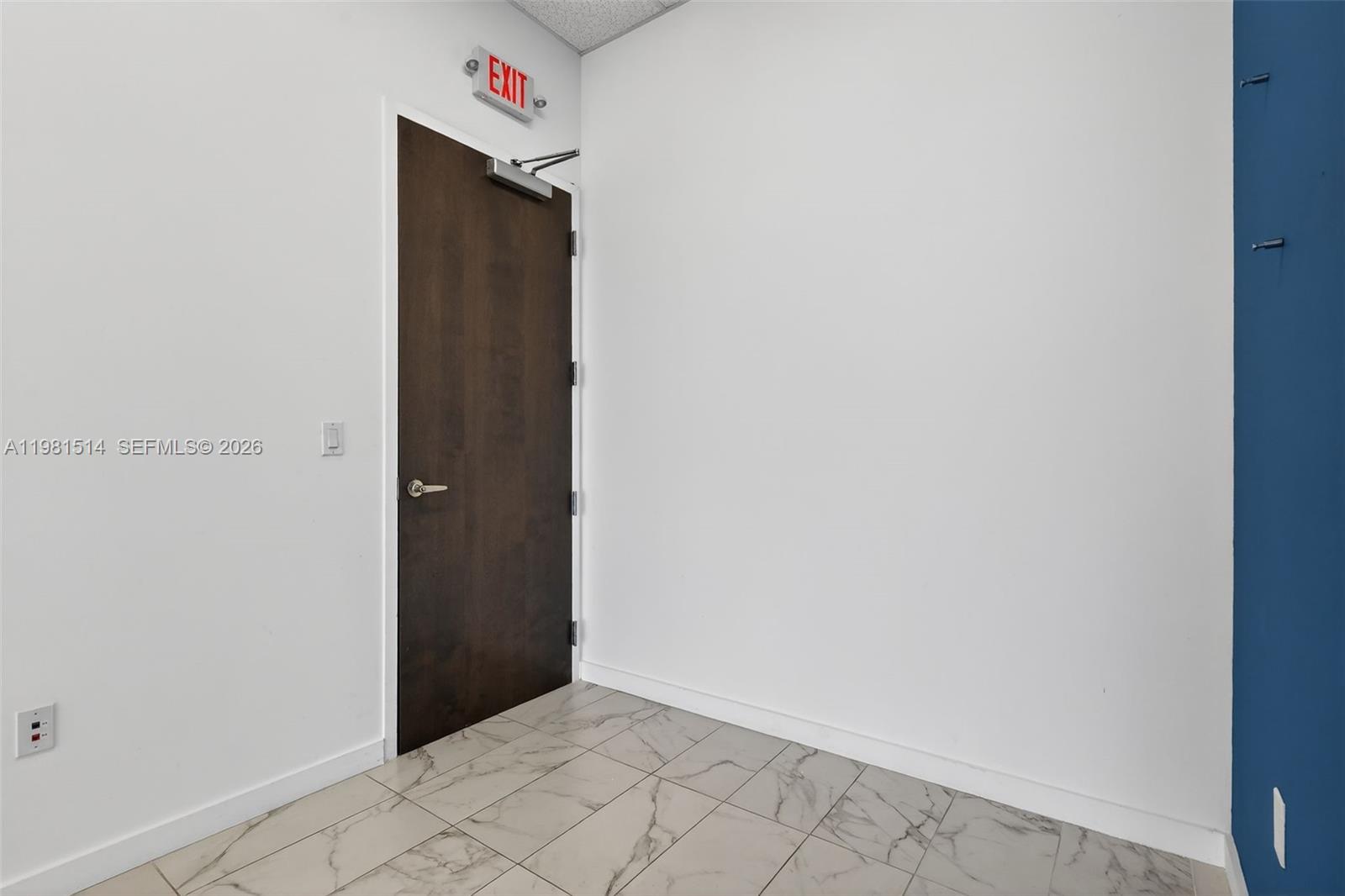   /   sq. ft. $ 2026-03-15 0 foto